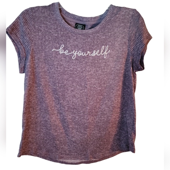 Laura Ashley Tops - 5 for 10$ Laura Ashley "be yourself" top
